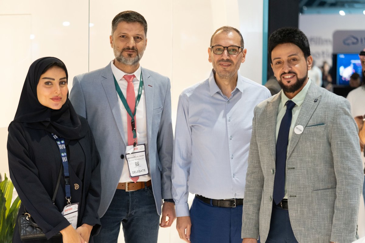 shopszesa's tweet image. جانب من مشاركتنا في معرض @seamlessMENA  اليوم الثالث والأخير 
سعدنا باستقبال الزوار واستعراض حلولنا الرقمية 

#Beyondtechnology #Seamless #SeamlessKSA #Seamless2024 #Shopsze
#بيوند_تكنولوجي #سيملس #التجارةالالكترونية