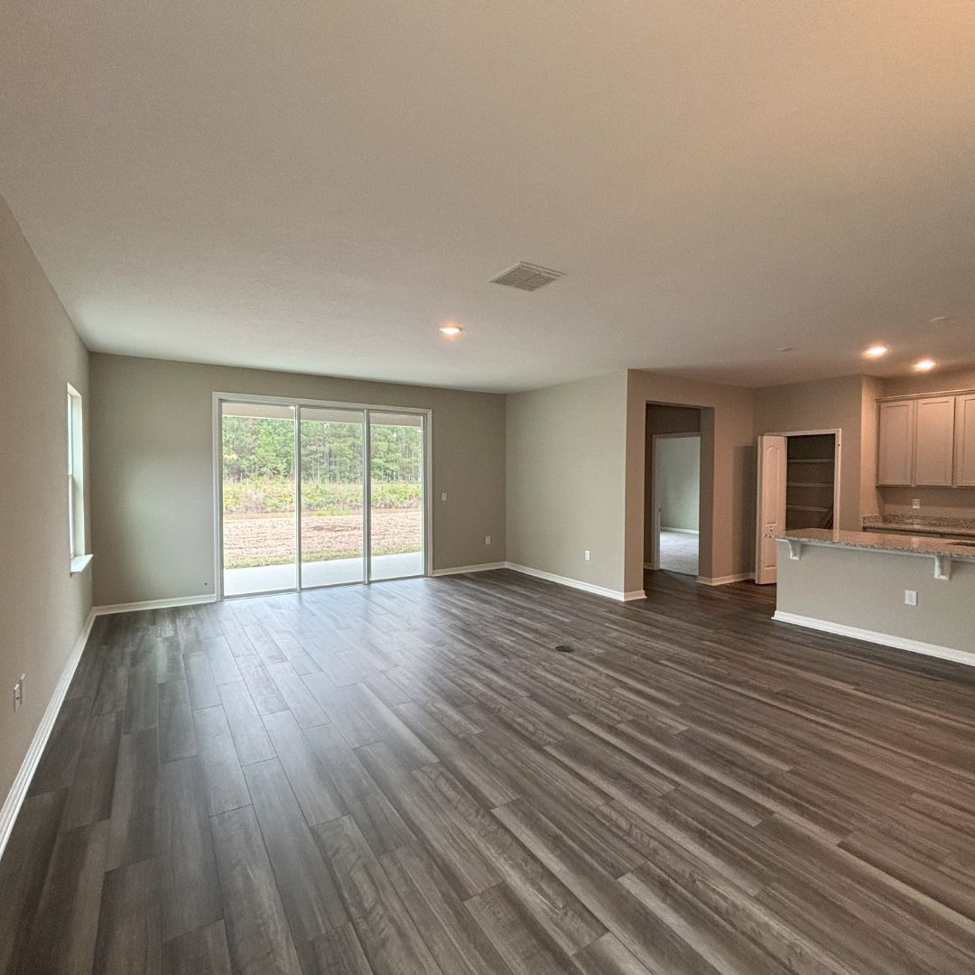 MarondaHomes's tweet image. Happy #MoveInMonday from Kingsland, GA! 🏡 This Miramar is located in master-planned Northshore, right along the St. Mary's River.

📐 2,151 sq. ft.
🛏️ 4 Bedrooms
🛁 2 Bathrooms
🚘 2-Car Garage

Start the buying process for this Miramar online now! buff.ly/4fg6XXL