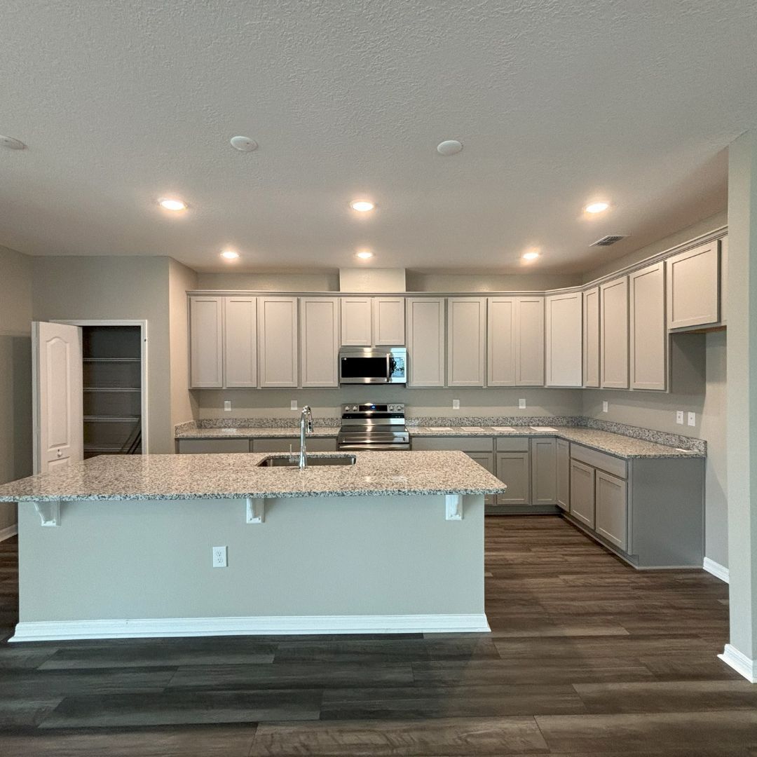 MarondaHomes's tweet image. Happy #MoveInMonday from Kingsland, GA! 🏡 This Miramar is located in master-planned Northshore, right along the St. Mary's River.

📐 2,151 sq. ft.
🛏️ 4 Bedrooms
🛁 2 Bathrooms
🚘 2-Car Garage

Start the buying process for this Miramar online now! buff.ly/4fg6XXL