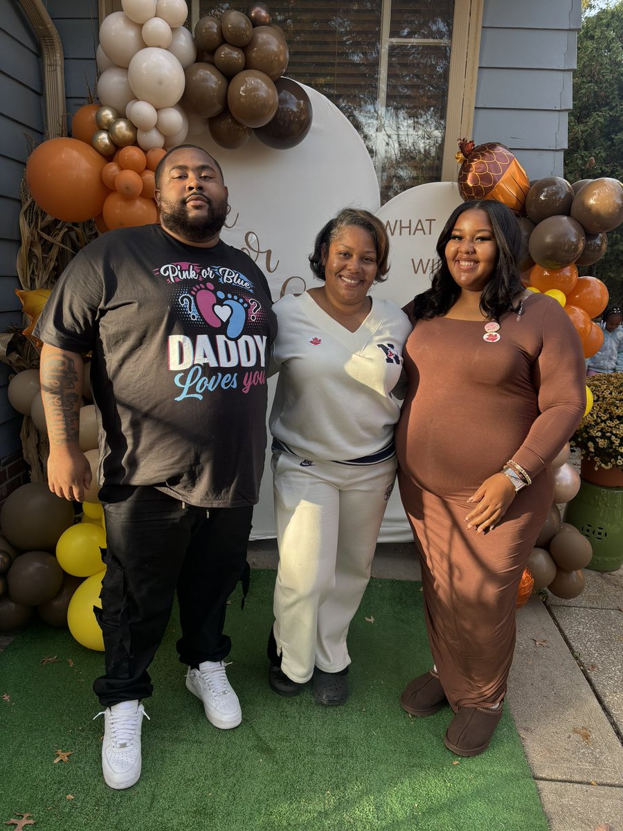 thesty1istleah's tweet image. can’t wait to meet our baby girl!! #3monthstogo 🩷