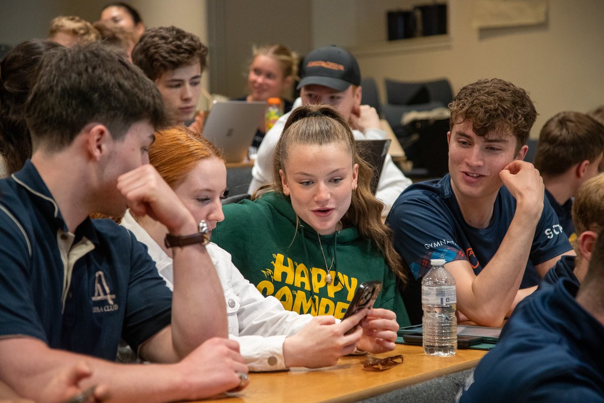 91 @edinburghuniversity students have begun their participation on the Sport Edinburgh Award. 

The first Leadership session focused on leadership styles as communication, with the Sport Coaching completing part one of a sport psychology module.

Read more:edin.ac/3Agvb5i