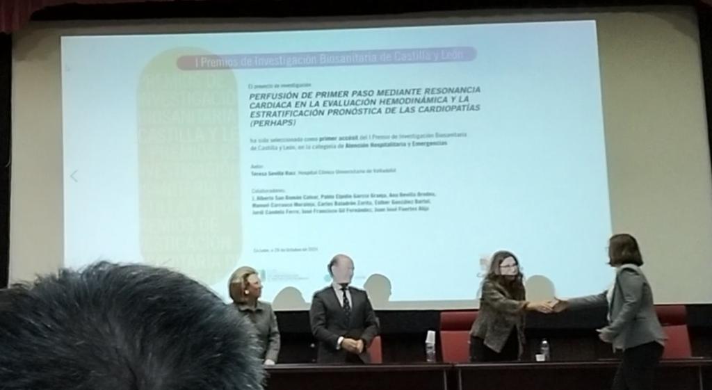 La investigadora del #HCUValladolid y  @CIBER_CV, Dra. Sevilla <a href="/TreSeru/">Tere SeRu</a>, 1er accésit al Premio de Investigación Biosanitaria de Castilla y León por su proyecto de investigación sobre el tiempo de perfusión de primer paso en resonancia magnética como nuevo biomarcador pronóstico