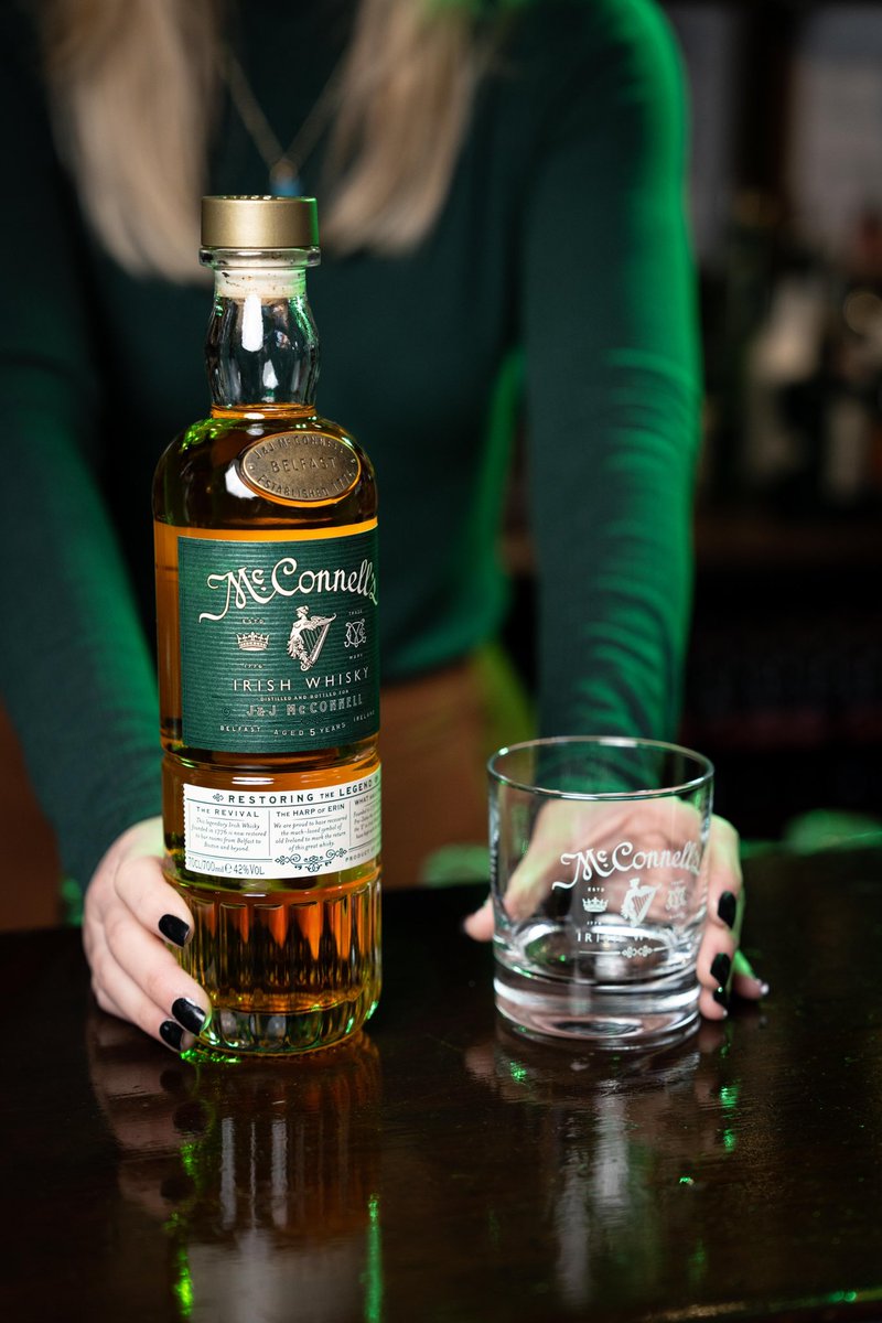 McConnells_BDC's tweet photo. It’s coming… #christmasgiftset 🎄
 
Stay tuned 👀
 
#McConnellsIrishWhisky #ChristmasGifting #ChristmasGiftIdeas #GiftIdeas https://t.co/S2qrOjc6Vo