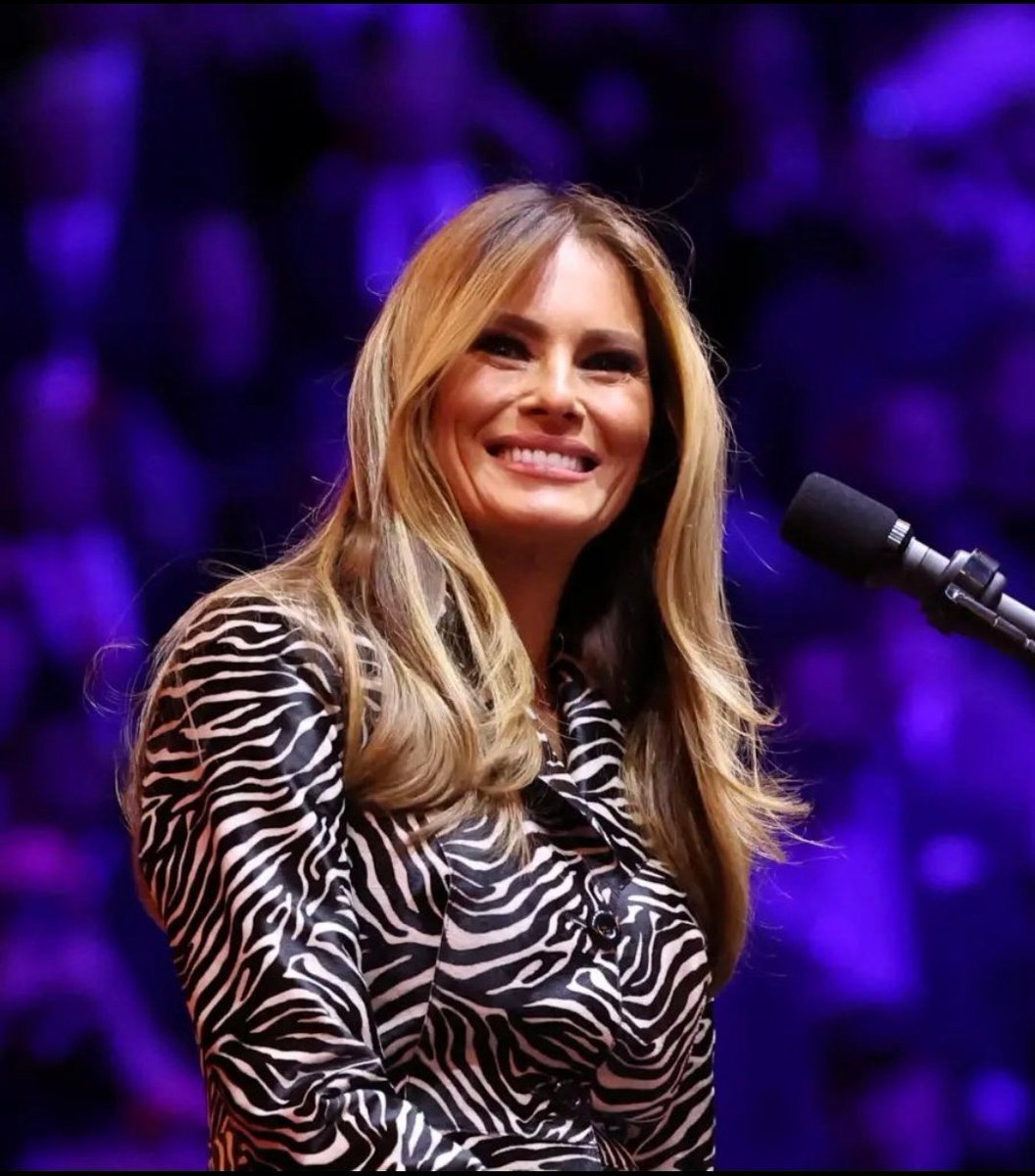 SUBRATA30016572's tweet photo. THIS is what a REAL First Lady looks like!
Drop a❤ for Melania Trump! https://t.co/8X538zAXTZ