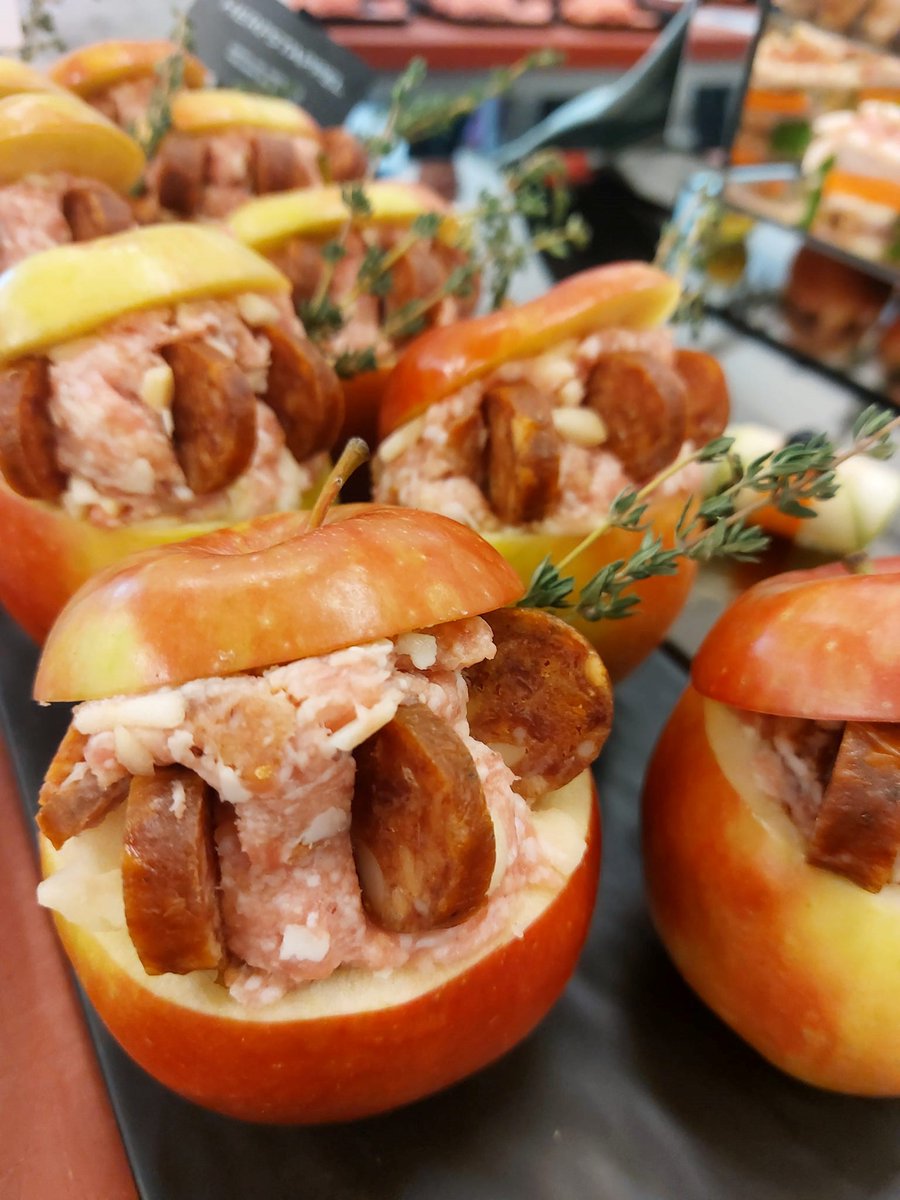 Proficiat !! 🥳
Jolien Konings en Tygo De Meirleir van 6 Slagerij #PIVA behaalden🥈de tweede plaats 🏆in de wedstrijd 
‘De Kristallen Kroon’ - georganiseerd door de 
Belgische Keurslagers.
Tijdens deze editie werden scholen uitgedaagd om creatieve gehaktproducten te maken,