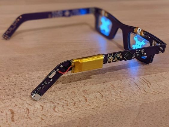 HeyToha's tweet photo. This stuff is illegal

But you can still buy it.

Here are 10 crazy gadgets you can find on Amazon: https://t.co/3BmvGOYGZT