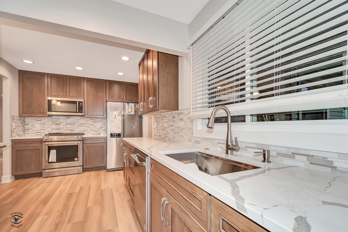 RestoreChicago's tweet image. Experiencing a fire can be devastating. In the aftermath, it's crucial to make informed decisions when it comes to hiring a company to handle the restoration. We’ve been restoring homes for 40+ yrs. Trust Restore to rebuild your home.  #hoffmanestates #chicagoagent #chicagofire