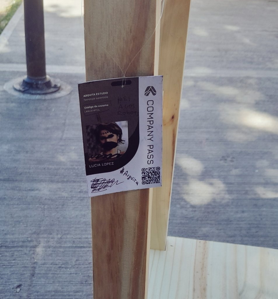 mabelarquitect_'s tweet photo. Siguen apareciendo tarjetas de identificación por doquier, que misterio ¿no?
Aunque debo decir, que son muy útiles en ciertas situaciones… https://t.co/1vHKqV39fR