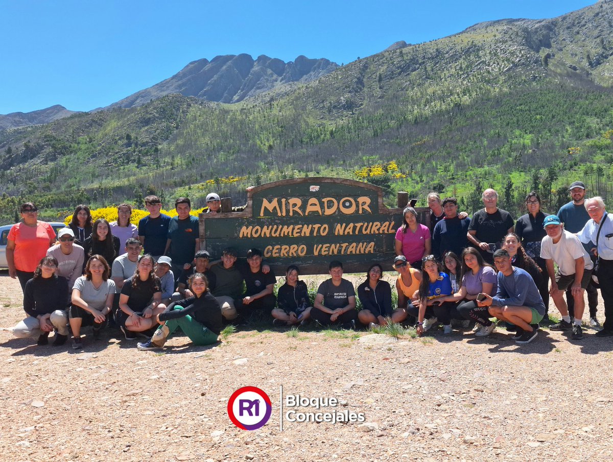 RivadaviaPrimer's tweet photo. CIERRE DELIBERANTE JUVENIL 2024 💪🏻

Este finde tuvimos el cierre del CD Juvenil en Sierra de la Ventana, con los chicos de las distintas escuelas del Distrito.

Como bloque felicitamos a los jóvenes y profes que hicieron del viaje una gran experiencia llena de hermosos momentos! https://t.co/e6ktpp0SAN