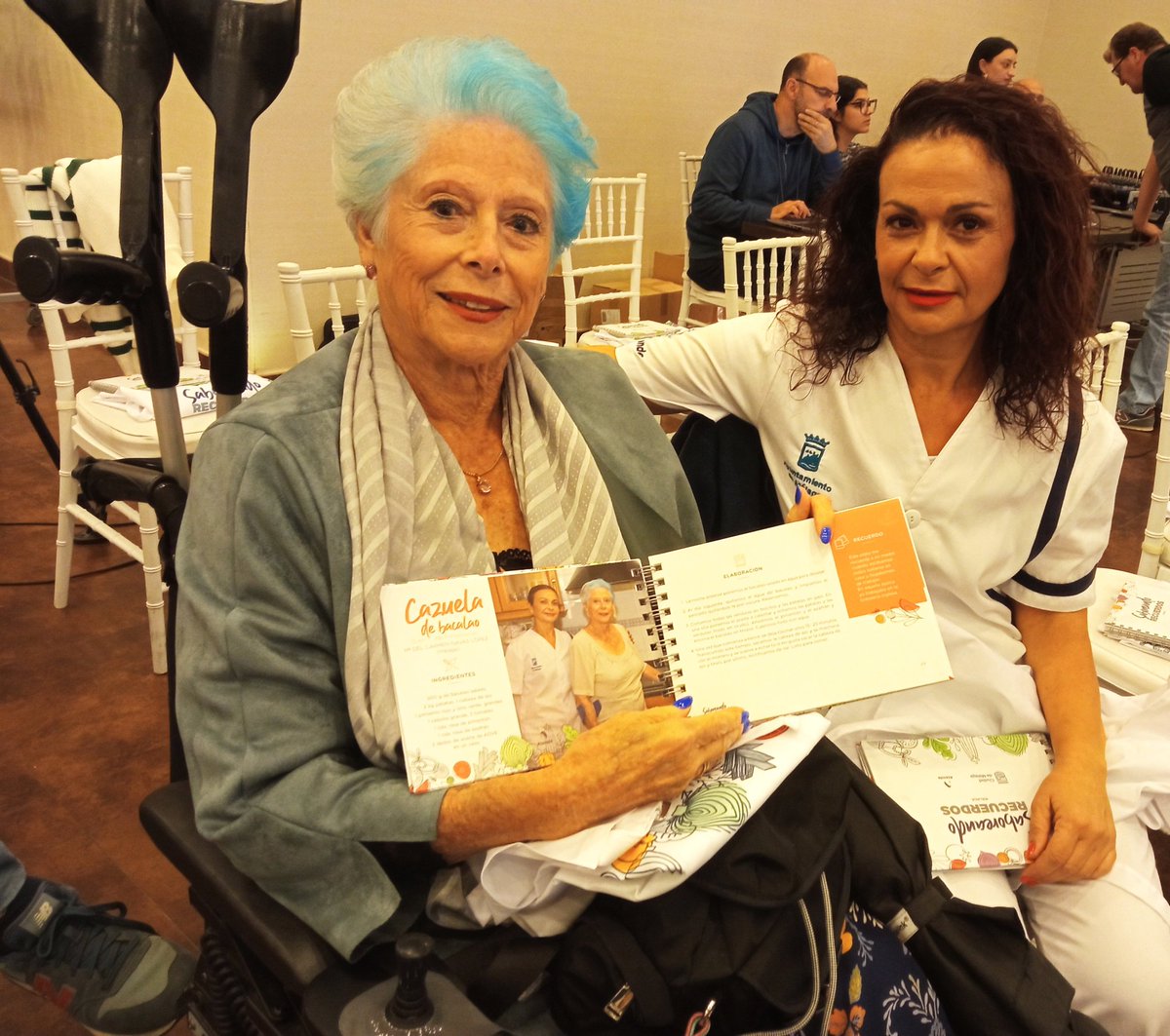 👩🏻‍🍳 <a href="/Atende_/">Atende_</a>, la filial de ayuda a domicilio de <a href="/Clece_/">CLECE</a>, ha presentado ‘Saboreando recuerdos’, web y libro de recetas que homenajea a las personas mayores de #Malaga.

🫂🩵La ayuda a domicilio permite que nuestros mayores sigan viviendo en casa y saboreando las recetas de su vida.