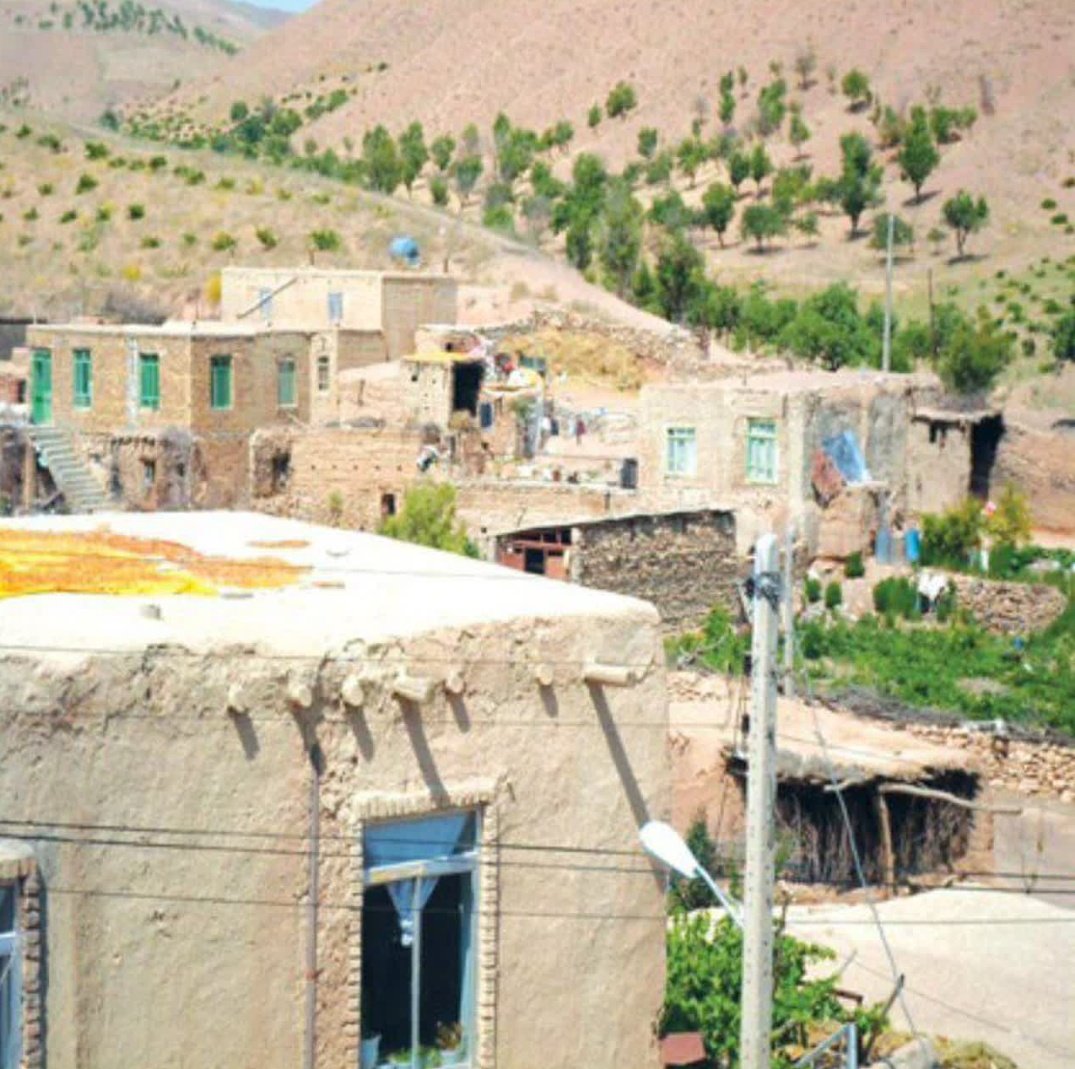asalbano2254's tweet image. خدایا من در کلبه فقیرانه خود چیزی را دارم
که تو در عرش کبریای خود نداری،
من چون تویی دارم
و تو چون خود نداری.
#کلبه_کوچک_من