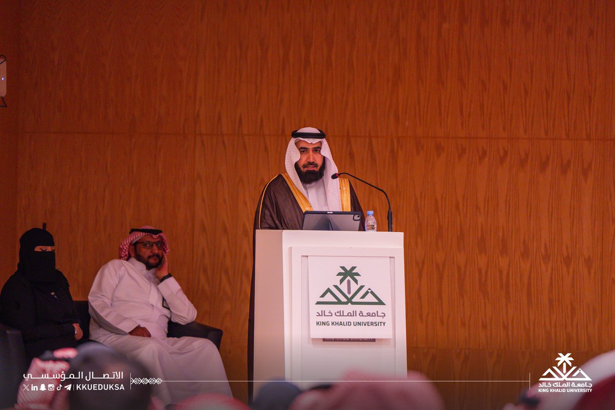 kkucommunity's tweet photo. بحضور وكيل #جامعة_الملك_خالد للشؤون الإدارية أ.د.محمد بن حامد البحيري نظم مركز الوثائق والمحفوظات بالتعاون مع الإدارة العامة للموارد البشرية اليوم برنامج "البدء بإنجاز" والذي يستهدف المنتسبين الجدد للجامعة حيث قُدمت لهم تدريبات عملية حول أفضل الأساليب لاستخدام برنامج "إنجاز".. https://t.co/dQSTwhnAE7