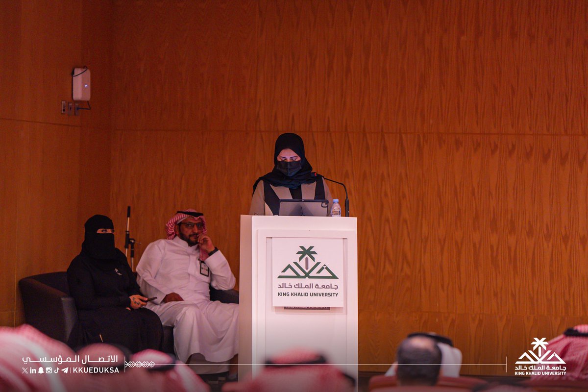 kkucommunity's tweet photo. بحضور وكيل #جامعة_الملك_خالد للشؤون الإدارية أ.د.محمد بن حامد البحيري نظم مركز الوثائق والمحفوظات بالتعاون مع الإدارة العامة للموارد البشرية اليوم برنامج "البدء بإنجاز" والذي يستهدف المنتسبين الجدد للجامعة حيث قُدمت لهم تدريبات عملية حول أفضل الأساليب لاستخدام برنامج "إنجاز".. https://t.co/dQSTwhnAE7