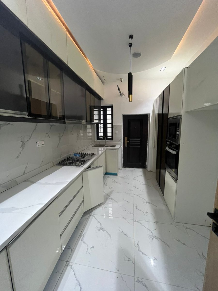 Perihomes1's tweet photo. 4 Bedroom Semi-detached House ‼️ 

📍: VGC

Features:
Secured Estate
Self Serviced 
Spacious 
All Rooms Ensuite 
Family Lounge 
Fitted Kitchen 
A Room BQ 
Etc

Price: 120M

📞: 08029739016
Whatsapp: 08181102910
Perihomes1@gmail.com 

#perihomes #propertyforsale #lagos #property https://t.co/leuacFcunt