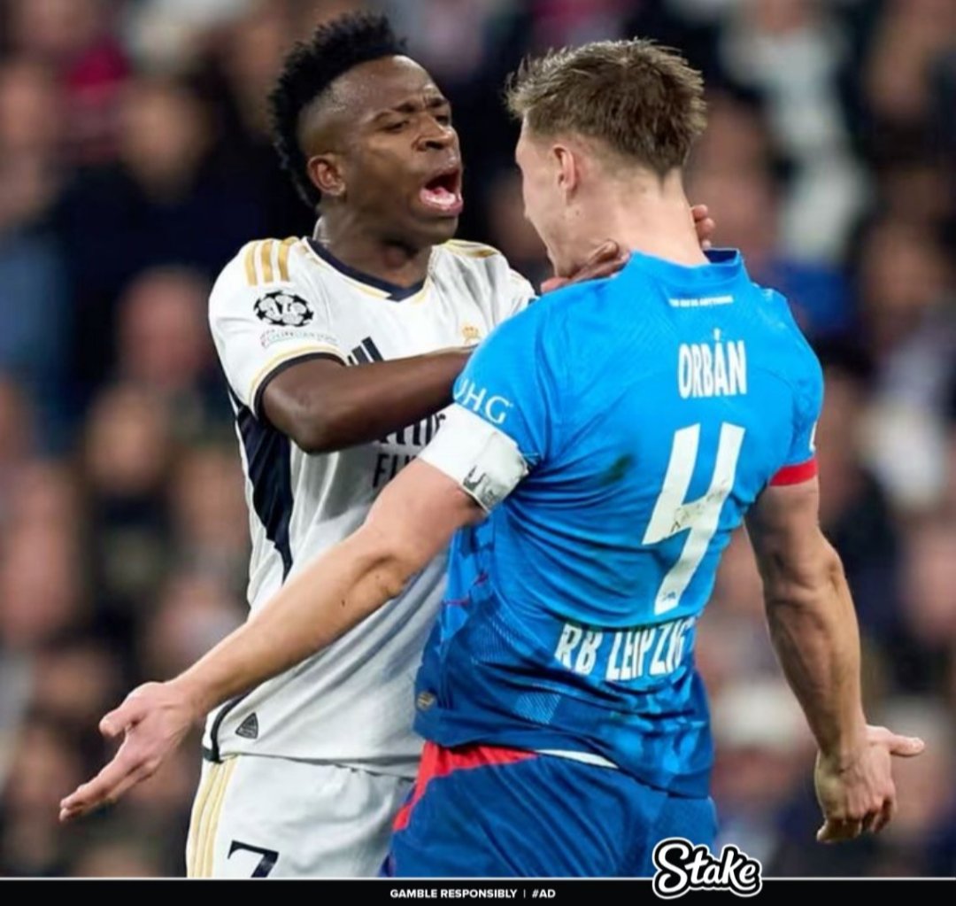 Some moments when Vinicius Jr forgot 
"𝗜 𝗷𝘂𝘀𝘁 𝘄𝗮𝗻𝘁 𝘁𝗼 𝗽𝗹𝗮𝘆 𝗳𝗼𝗼𝘁𝗯𝗮𝗹𝗹"

A thread 🧵🧵🧵