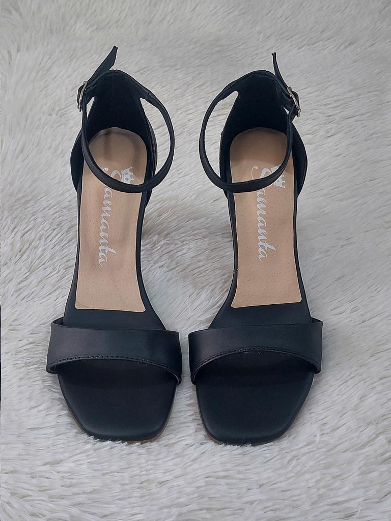 calzado_samanta's tweet photo. Hola buen dia, zapatos negros con taco semifino para toda ocasion @GelitzaRobles @nathccortez @angysofer @pelirroja_gia @barsoomiana @KarenEstefaniaB @_ValerieOk @ACReyesR @TitaValarezo7 @tereqr40 @Poppymrb @alemoralesm @vekale75 @dayanna_arahi @FranFerreroMD @andreitquezada 😍 https://t.co/XuEF1zyUFK