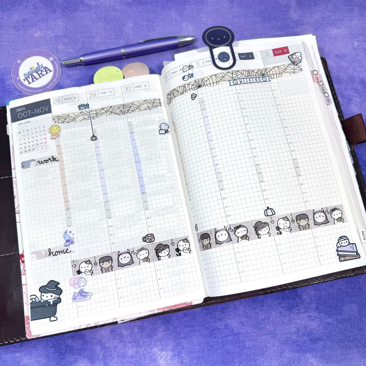 CreativelyTara's tweet photo. It is finally Halloween week! This is the setup in my Hobonichi Cousin planner for this week. https://t.co/XaKaeK7y6P