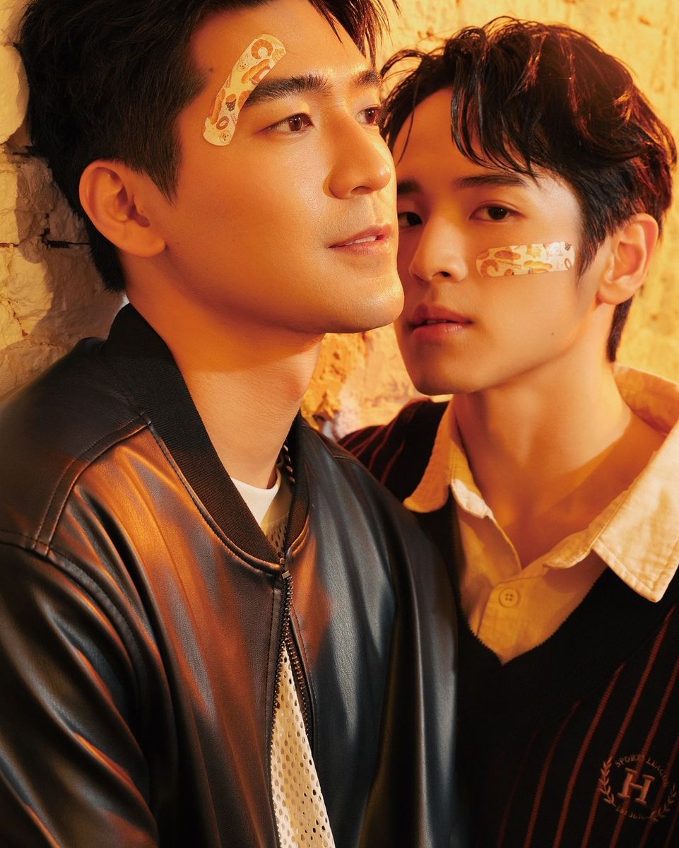 beonpop_'s tweet photo. 📸 Os atores Charles e Michael da Série BL Taiwanesa #FirstNoteOfLove
Lança sua primeira capa para a revista Seek Magazine.
Parabéns ao divos.
Que venham muitos outros trabalhos brilhantes.
#SEEKmagazine #CharlesLisr #MichaelFonghao #NeilSea @charles_lisr https://t.co/hC233z1ISW