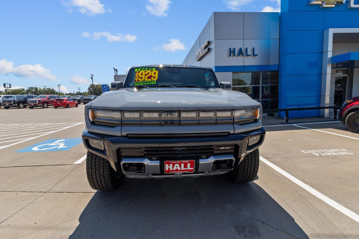 hallchevygmc's tweet photo. ⚡Meet the All-New 2024 Hummer EV! Combining innovative technology, top-notch performance, &amp; eco-friendly driving, this electric vehicle takes luxury &amp; power to a whole new level.🌍⚡

#HummerEV #Electric #HallGMC #DriveTheFuture #EcoFriendlyPower https://t.co/Q9yITAFQV4