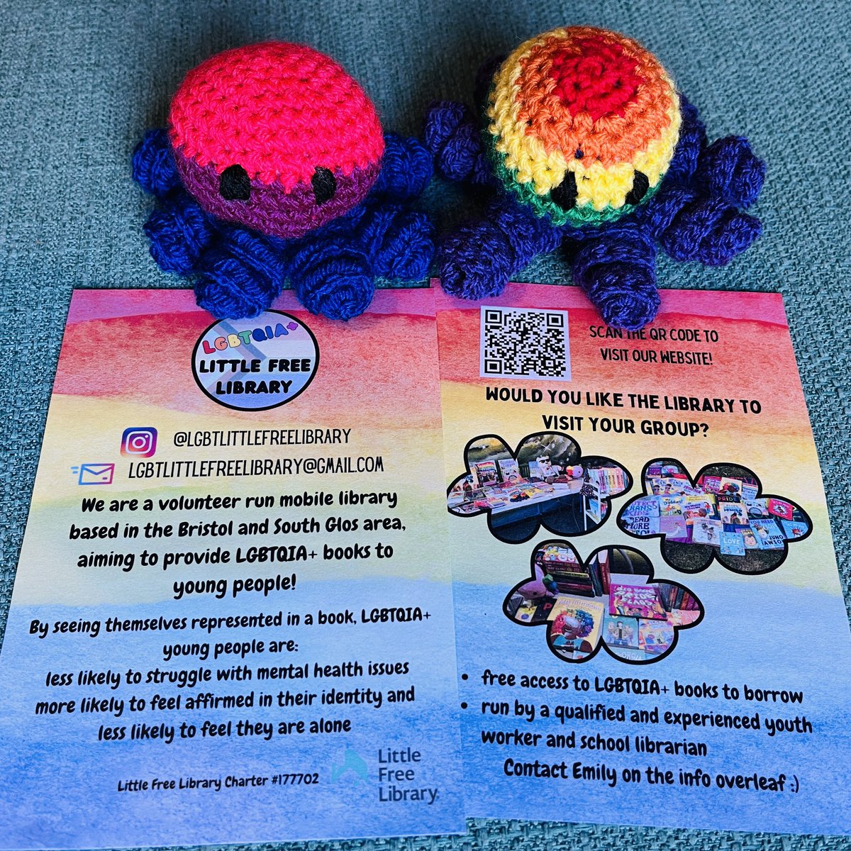 Had a great weekend at BristolCon, chatting on the Fantastic Felonies &amp; Criminal Crossovers panel, leading a knitting workshop (where I taught no one anything but learned a lot 😂) and hanging out with these gorgeous crochet octos from the LGBTQIA+ Little Free Library.