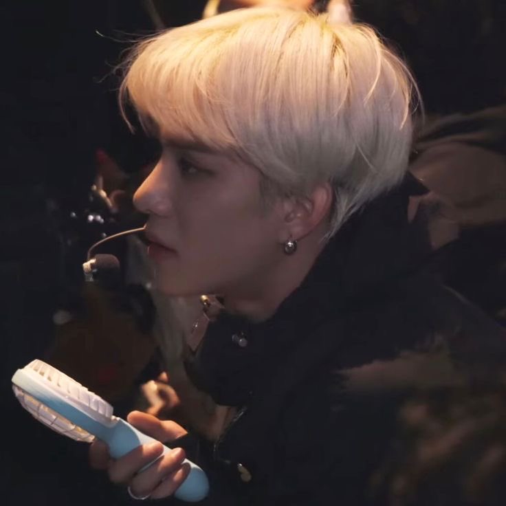가센물로 센티넬 혐오하는 맠크가
졍우의 가이드로 배정받았는데
처음 만나자마자 하는 말이

최대한 약물로 가이딩하고 진짜 죽을 거 같을 때 와요.
…
그럼 방사 가이딩 정도는 해줄 테니까.

#맠정