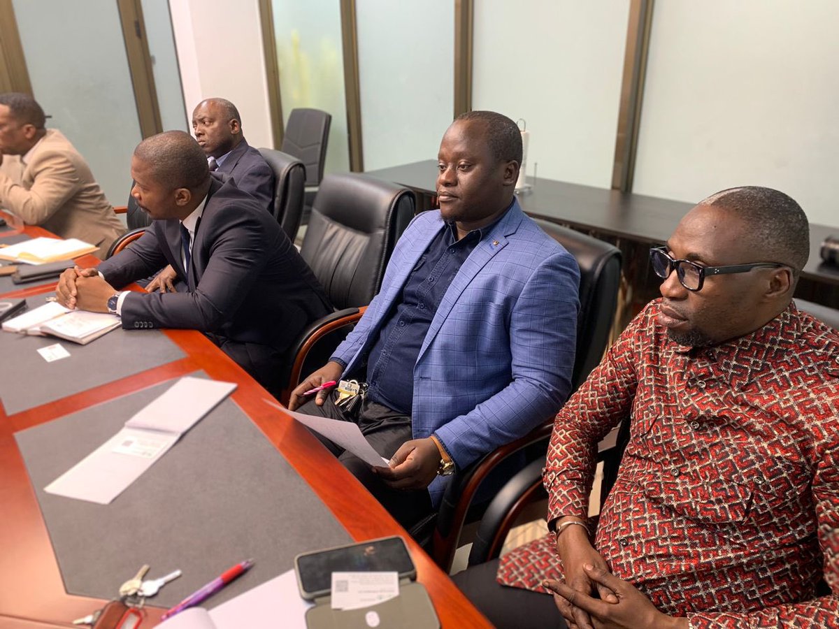 Ce 24 octobre 2024, l’Agence des Zones Économiques Spéciales (AZES) a accueilli une délégation de la Banque Africaine de Développement (BAD) au siège social de l’agence. En présence du Directeur Général Auguy BOLANDA et de plusieurs cadres de l’AZES, les échanges avec M. Richard
