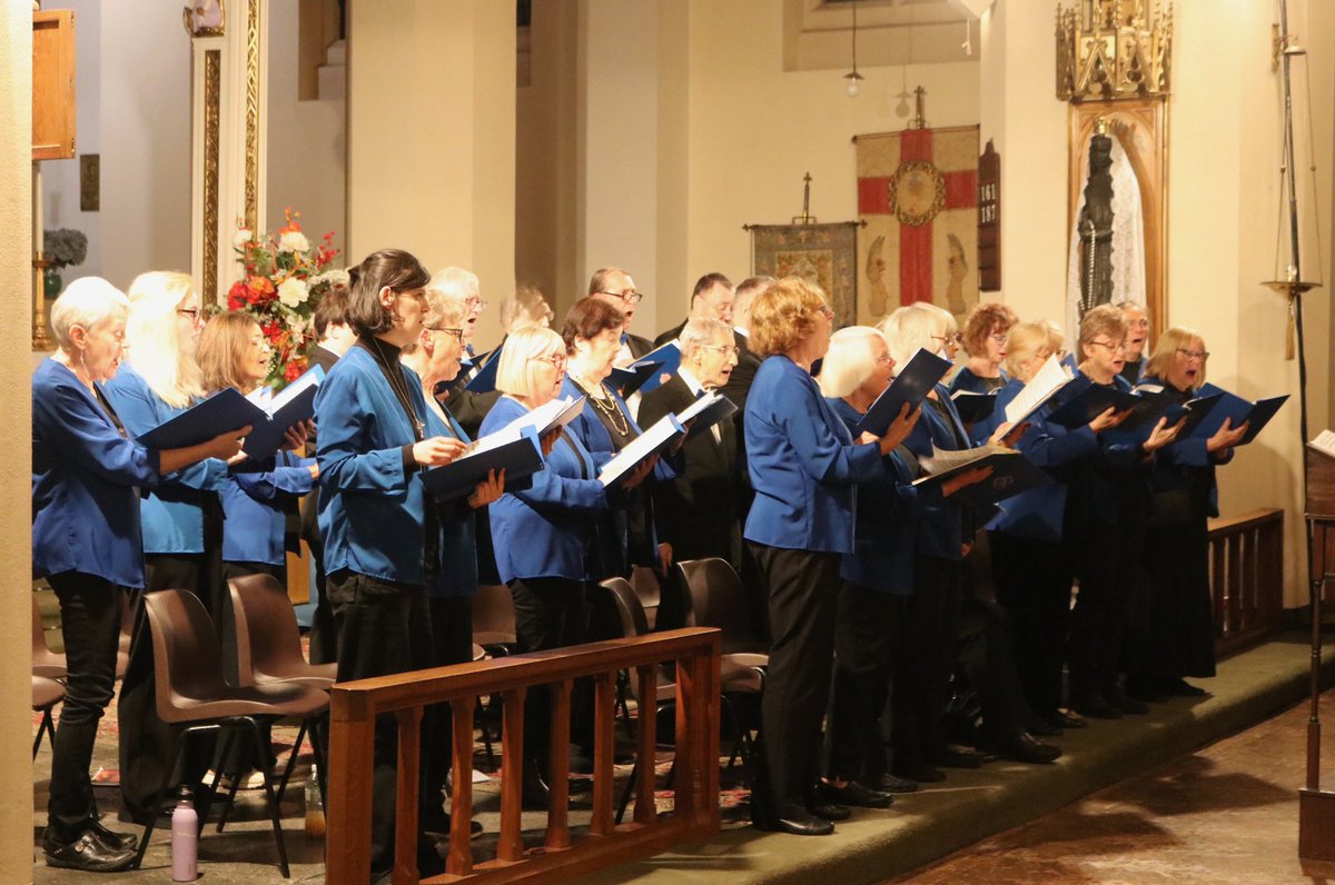 We had a really great time performing on Saturday night with fantastic soloist Rachael Best-Babayeju and our conductor and accompanist. We start rehearsing for Christmas next week. Why not join us??