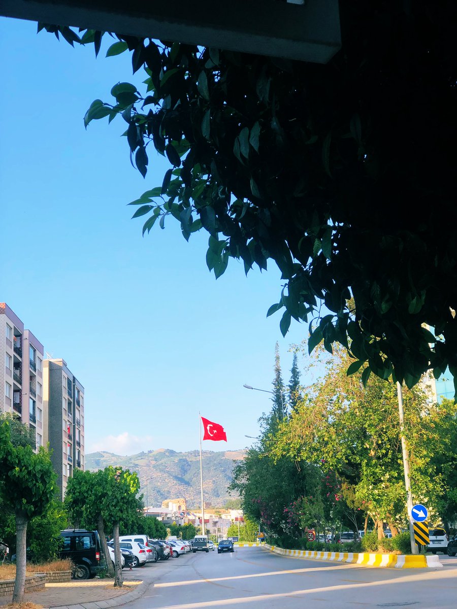 “Efendiler! Yarın Cumhuriyet’i ilan edeceğiz.”         
  28.10.1923    Mustafa Kemal Atatürk