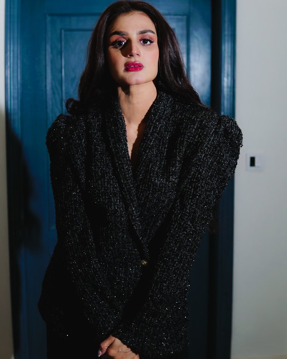 Hira Mani (@hiramanii) on Twitter photo 