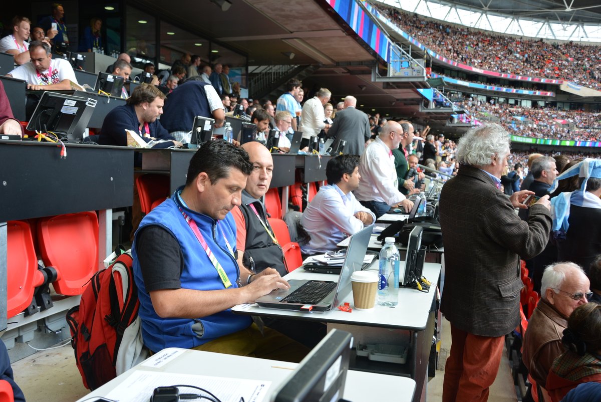 RugbyLine's tweet image. 🏉 Hoy realizaremos el último Rugby Line del 2024, con el propósito de homenajear a nuestro querido amigo y compañero, Rodrigo #Chagaray.

🏉 Será un programa a micrófono (y corazón) abierto.  

  🎙️ Desde las 15
 📲  (221) 524-2330
 📻 La Redonda 100.3