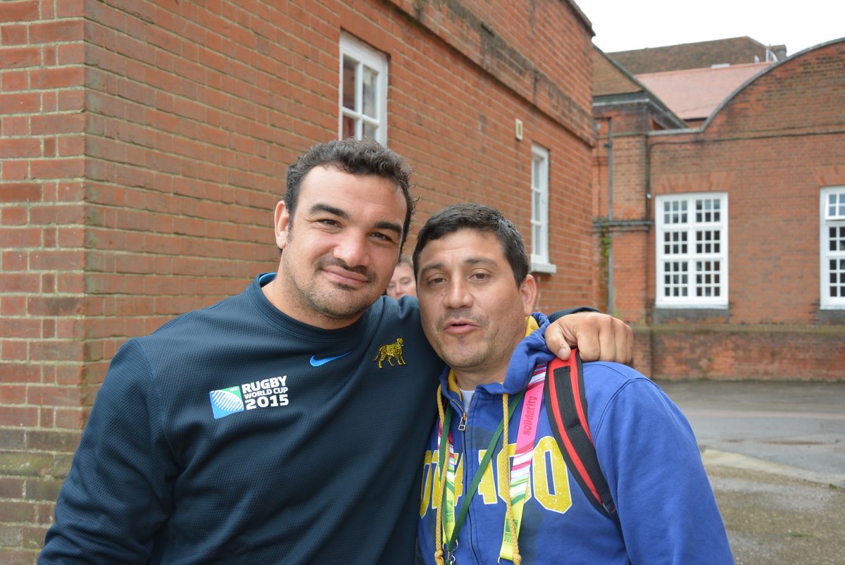 RugbyLine's tweet image. 🏉 Hoy realizaremos el último Rugby Line del 2024, con el propósito de homenajear a nuestro querido amigo y compañero, Rodrigo #Chagaray.

🏉 Será un programa a micrófono (y corazón) abierto.  

  🎙️ Desde las 15
 📲  (221) 524-2330
 📻 La Redonda 100.3