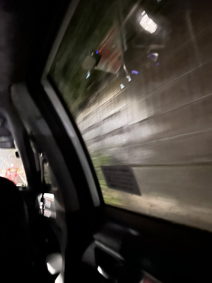 비가와서 오랜만에 친한 동생과 한잔했습니다 어려움 없는 가정이 없네요 모두 행복하시길