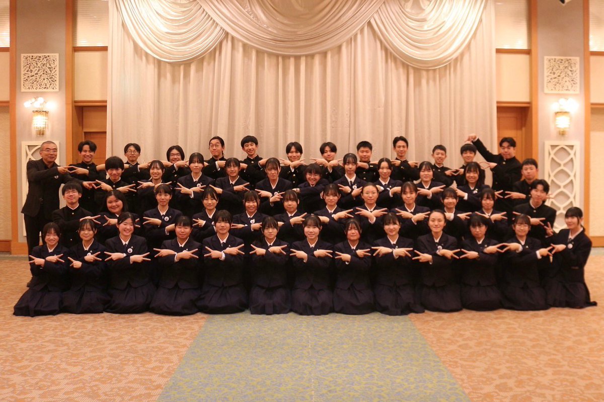 morioka1_music's tweet photo. 改めてまして、10/26に大宮ソニックシティ大ホールで行われた全日本合唱コンクール全国大会で、24年ぶりの出場で創部史上初となる金賞をいただきました。
東北支部の代表として、全国の皆様に曲のメッセージを少しでも伝えることが出来ていたら幸いです。
また、3年生はこれで引退となります。
↓ https://t.co/MyZXO3tMzb