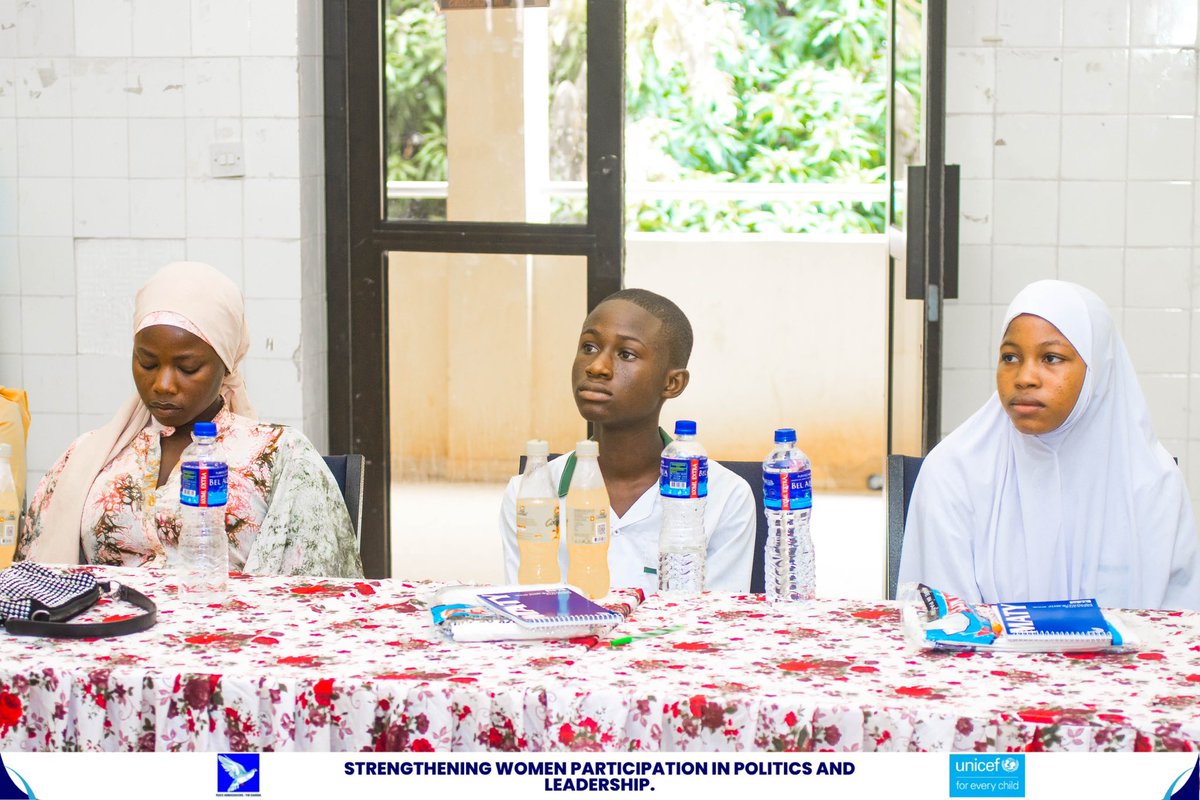 yapeacegambia's tweet photo. We’re still on the road, engaging in discussions to foster a society that upholds women’s participation in politics, influencing leadership and decision making process.

📍NBR

Thanks to support from @UNICEFGambia https://t.co/vhuezG2Tey
