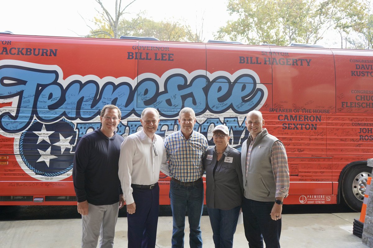 CSexton25's tweet photo. The #FreedomTour stopped into Williamson to show our support for @LeeReevesTN! Thank you to all those who came out and thank you to @JakeMcCalmonTN and his family for hosting! #Stop21 https://t.co/dA0C3QbIlk