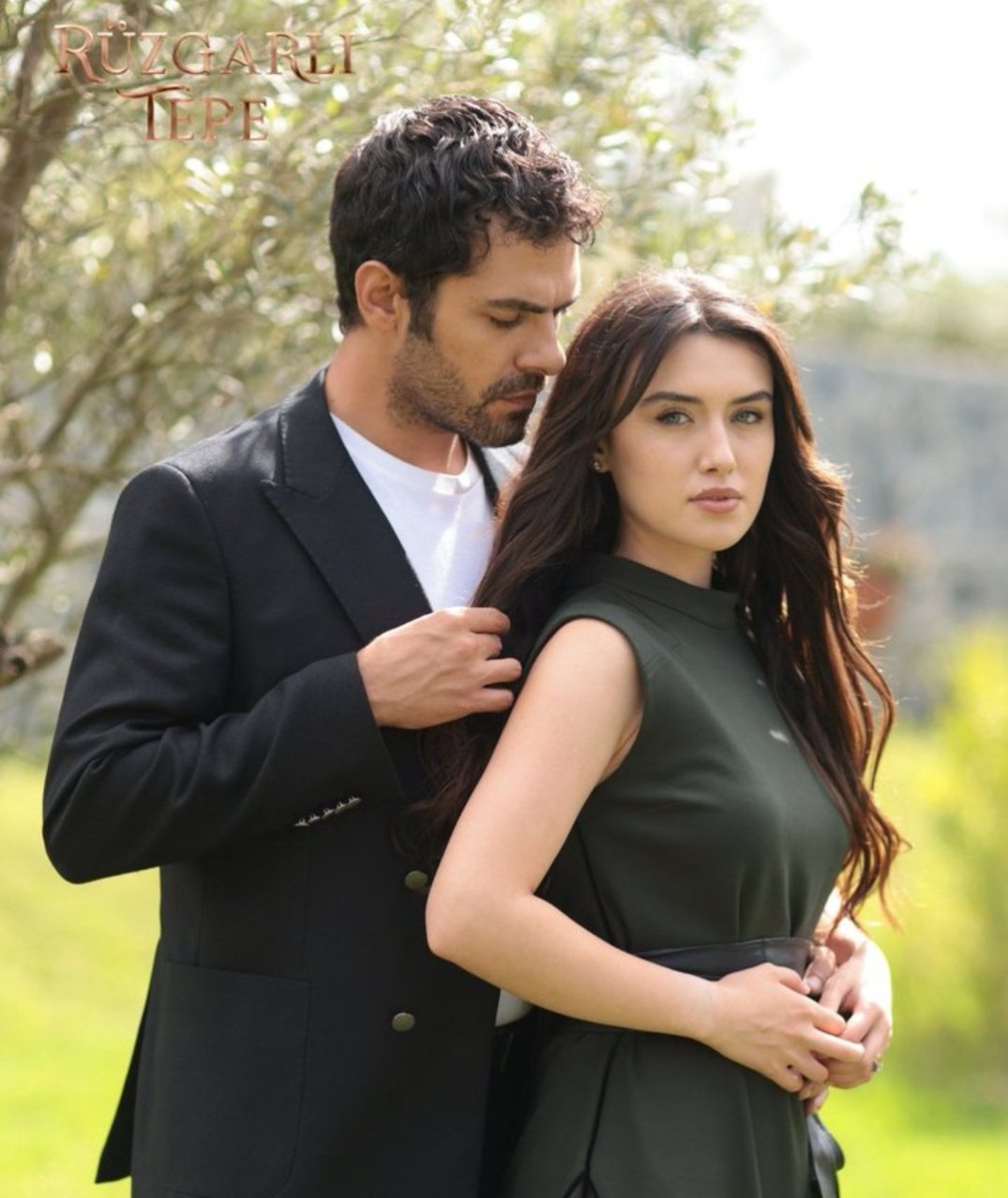 Başrollerini #CemreArda ve #GökberkYıldırım 'ın paylaştığı #RüzgarlıTepe , bu akşam 19.00 da Kanal 7 de 💥