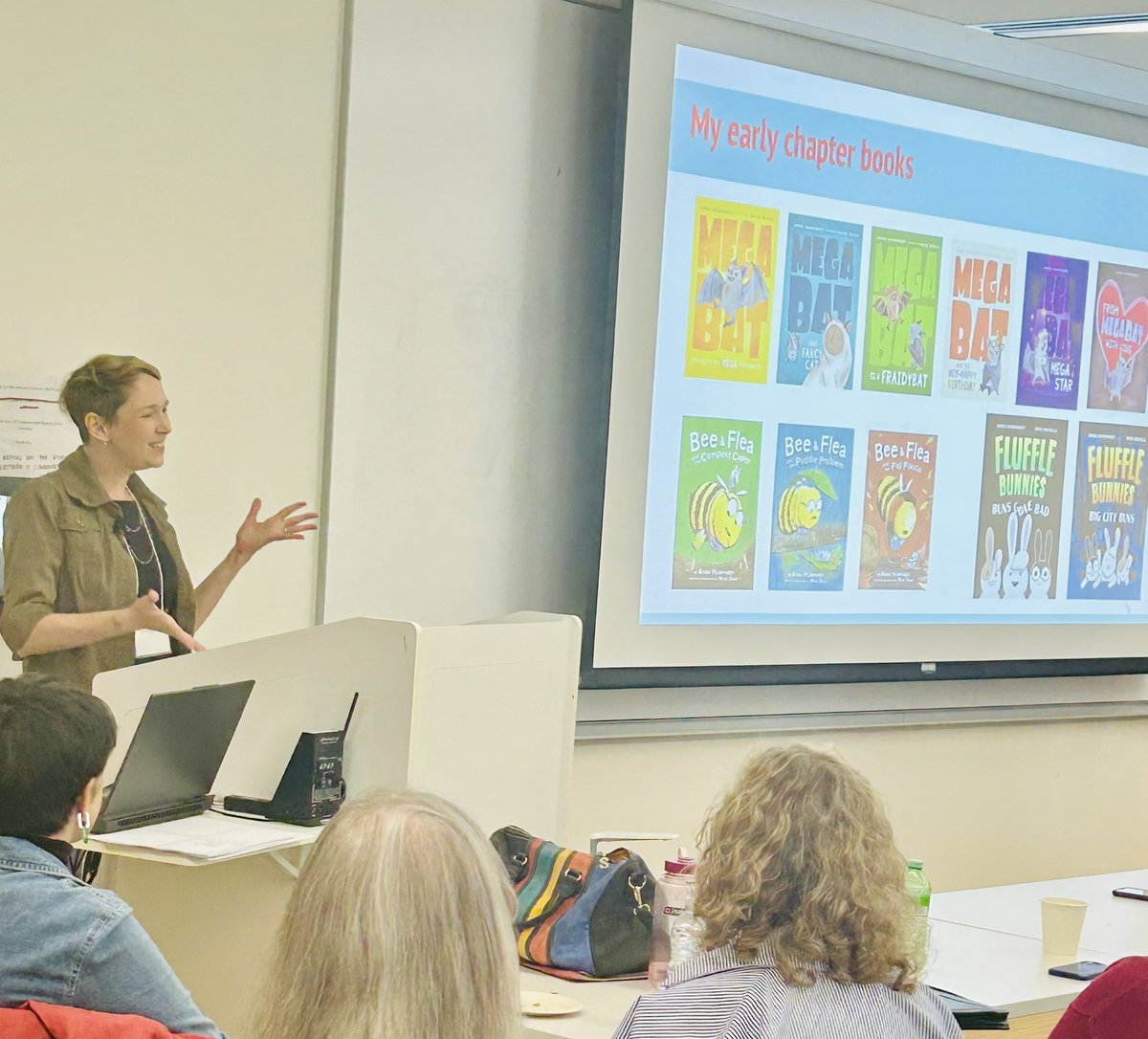 LanaButton's tweet photo. Early chapter books✍🏻 with the hilarious Anna Humphrey #pyi2024
#canscaip @CANSCAIP https://t.co/L5dMvkzNmG