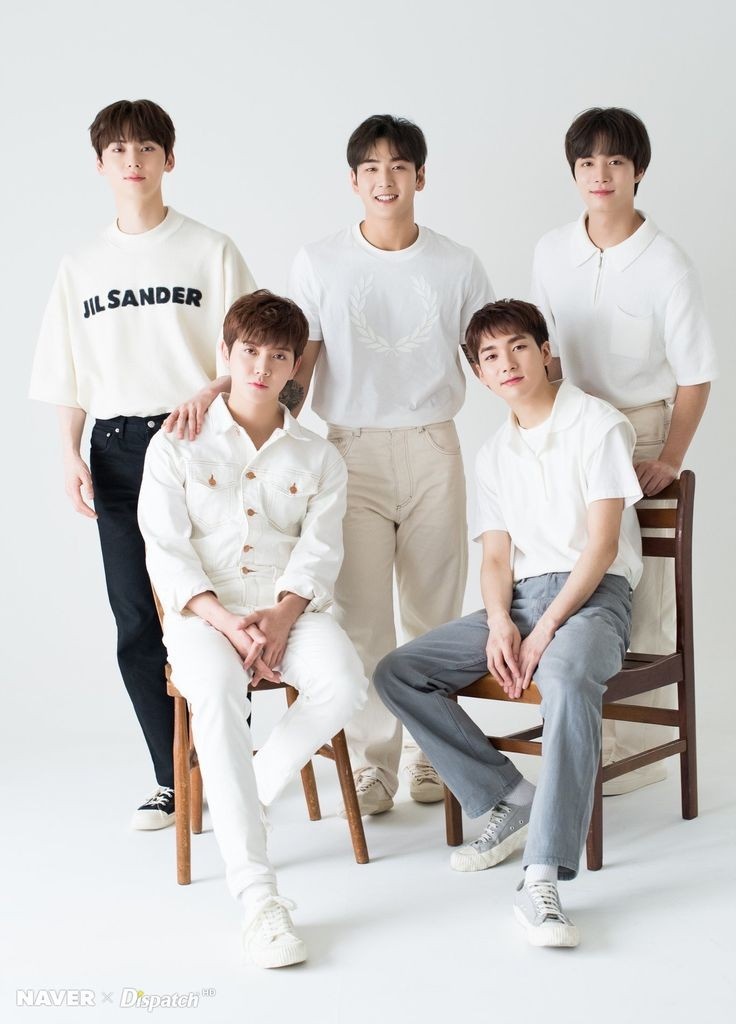 lucenuest_'s tweet photo. Please not forget these two groups (nu'est and gfriend) https://t.co/U96ejb6w47