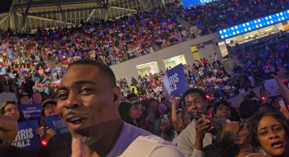 Can anyone identify this donkey looking fag? He's the one who snatched and threw my phone when the cops started taking me away. Spread this around. I will be pressing charges.