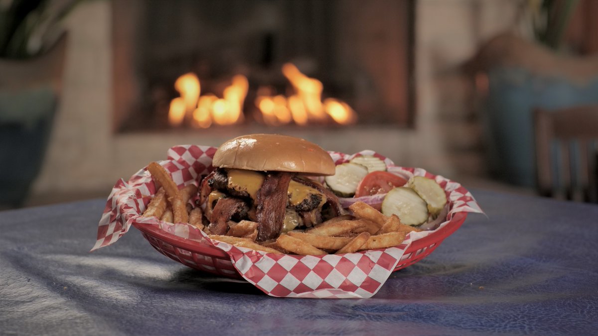 CaprockCafe's tweet photo. Get your burger fix at Caprock Café, 🍔 Juicy, flavorful, and made just the way you like it. #GoodEats #Lunch #LubbockToGo #ToGo #LubbockLunch #TakeOut #Foodie https://t.co/Y078Giq5MW