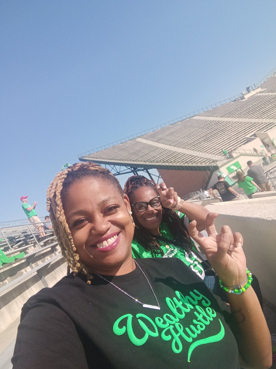 Jennip0215's tweet image. #GMG #Homecoming24 #number10onme