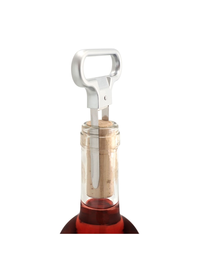 SvDahn's tweet photo. @Johanstweets En sån jäkel. Öppnade en flaska bourgogne från 94 och behövde specialverktyg. "Sorry sir, you could kill someone with this" https://t.co/OsQFlaOrAu