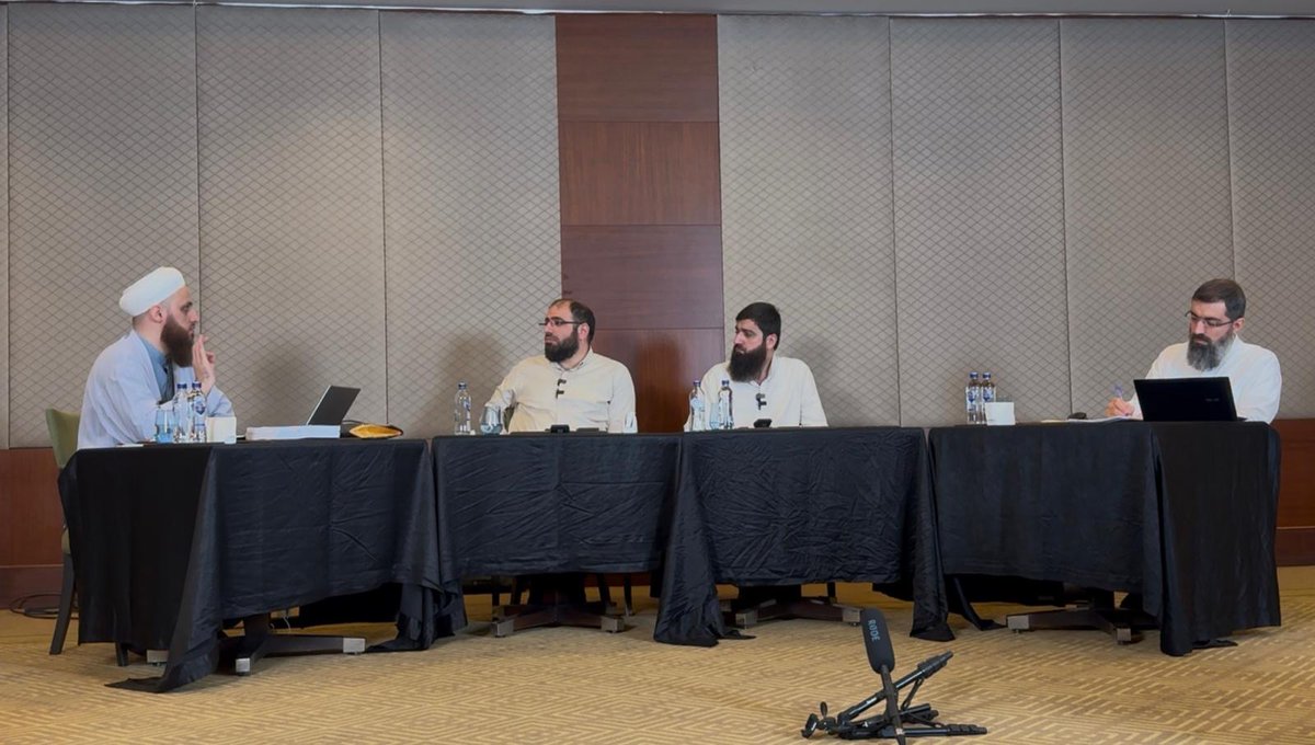 Bugün Halis Bayancuk Hoca ile Ömer Faruk Korkmaz Hoca’nın arasında gerçekleşmesi beklenen münazara oturumu tamamlandı. Yarın saat 18:00’de her iki camianın sosyal medya hesapları tarafından yayınlanacaktır.