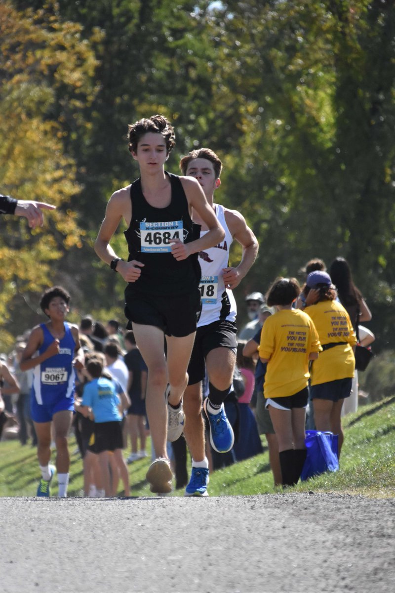Congrats to Jonathan Duraes on breaking the PVHS 5k record by 19 seconds!! 

Congrats to all our medalists and personal records today!!
Chloe Goessl 7th (20:33)
Madison Keeler 20th (22:39.5)
Jonathan Duraes 7th (16:21.5)
Zach Fitzmaurice 15th (17:11.2)