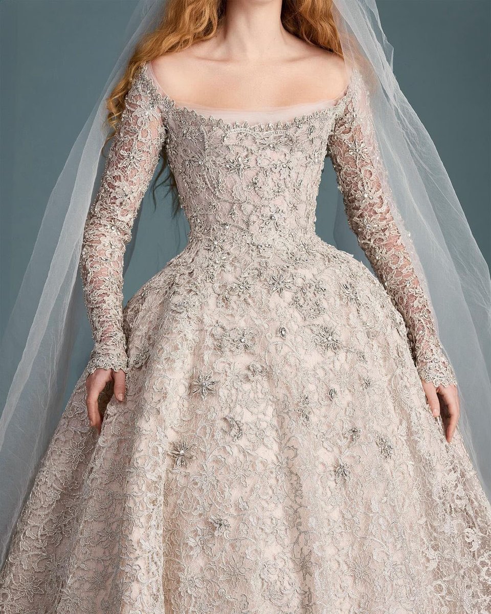 FashionweekNYC's tweet photo. Exquisite Details from Paolo Sebastian 'A Lover's Kiss' Couture Fall 2024 Collection https://t.co/7uTL2v1pa2