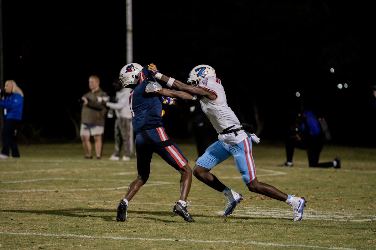 I’m in Houston Tdy!! #GoCoogs🐾 <a href="/CoachWEFritz/">Coach Willie Fritz</a> <a href="/wesley_fritz/">Wes Fritz</a> <a href="/JayGirdner/">Jay Girdner</a> <a href="/j_wayne3/">Jordy Joseph</a> <a href="/CoachDre38/">DRE’ D. FUSILIER</a> <a href="/Coach_Barbay/">Kevin Barbay</a> <a href="/Matt_Ungie/">Matt Ungashick</a> <a href="/CoachSherms/">Derrick Sherman</a> <a href="/_ZHSFootball/">Zachary High Football</a> <a href="/CoachBrew1/">David Brewerton</a> <a href="/DruNettles/">Dru Nettles</a>