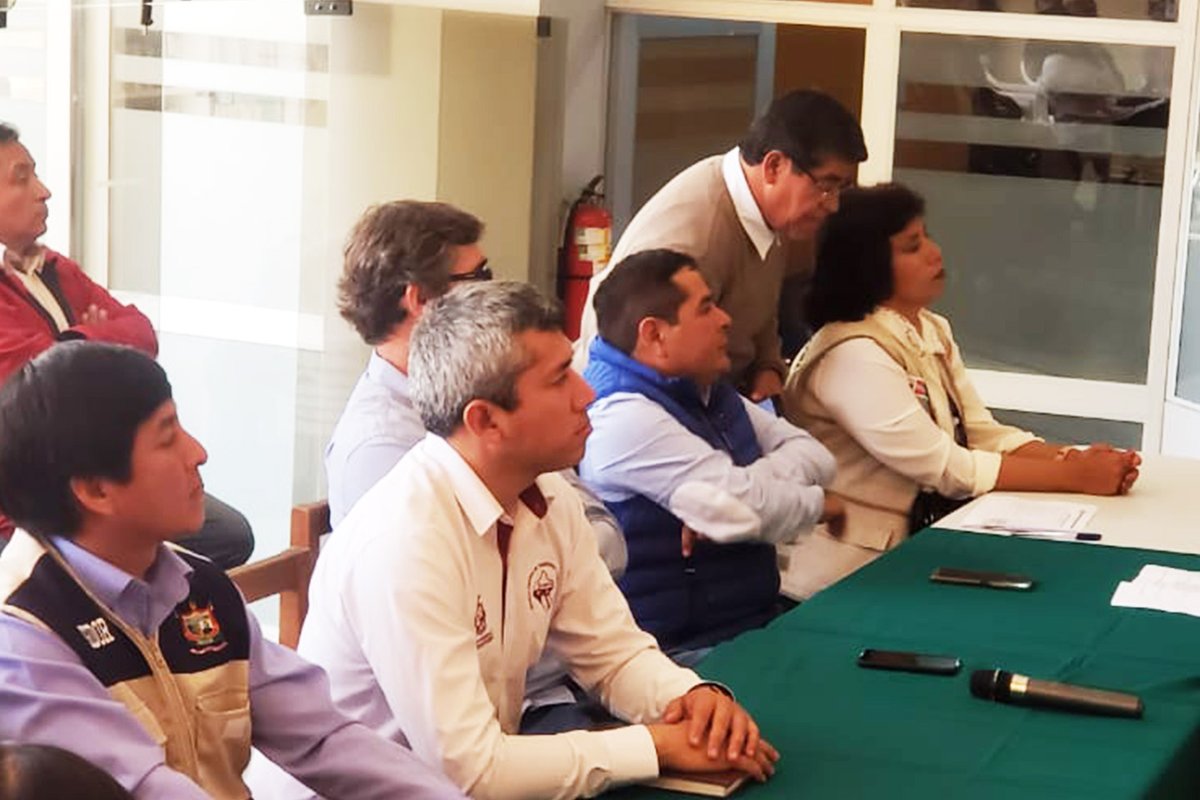 grtc_lambayeque's tweet photo. 🤝🇵🇪 #LaUniónHaceLaFuerza  | La Gerencia Regional de Transportes y Comunicaciones participa en mesa técnica para evaluar construcción de Bypass entre la Prolongación Bolognesi y la vía Evitamiento. https://t.co/MqJGZLB0fL