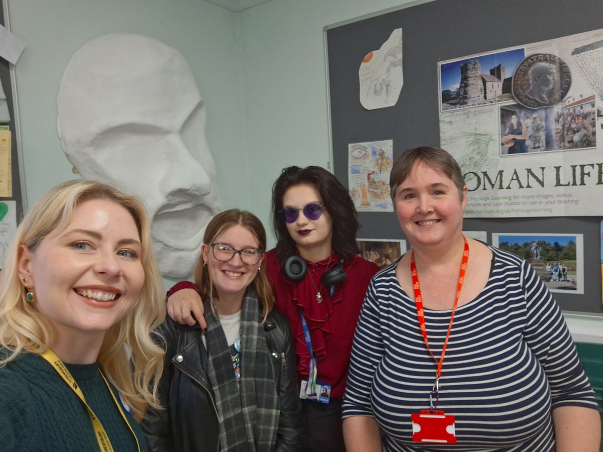 A wonderful visit from Dr Sarah Bremner yesterday who spoke about the importance and power of words in Athenian Democracy and the importance of  Oratory  We loved your visit, <a href="/BrumClassicist/">Sarah Bremner</a> and glad of all our friends in Uni of Birmingham Classics <a href="/CAHA_UoB/">CAHA UoB</a>