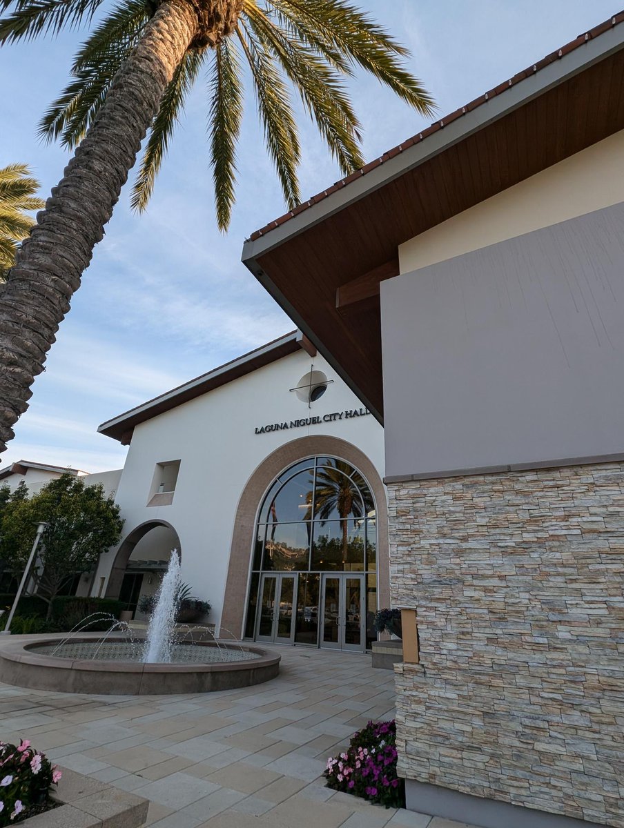 ANDemClub's tweet photo. Good morning, Laguna Niguel! The vote center has opened at #LagunaNiguel City Hall and will be open for the next 11 days. Go be a voter! https://t.co/Y2v3OFb3hz