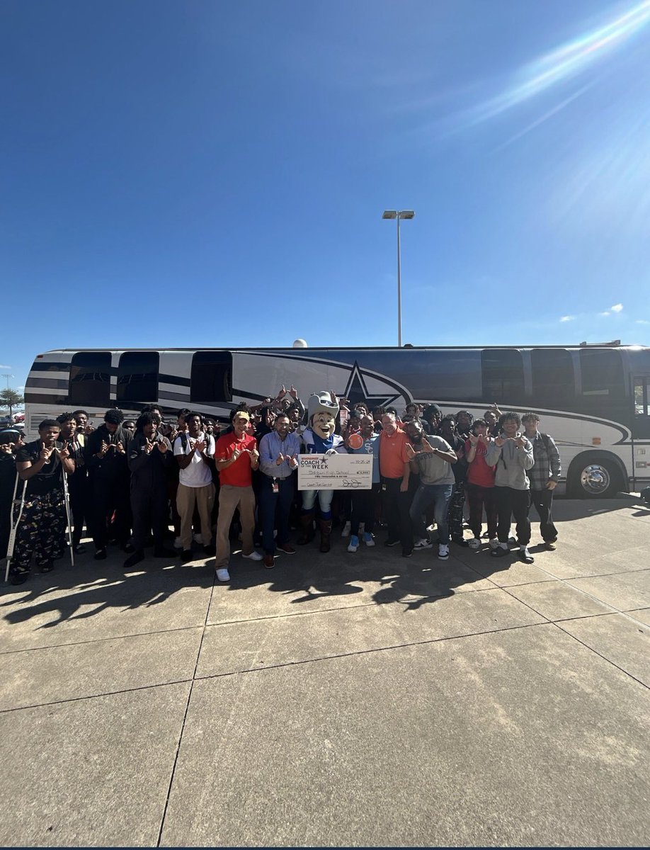 SeguinCougarFB's tweet photo. Honored to even be nominated and win Coach of The Week! It shows the growth of our football program and Seguin Community! Thank you to @1053thefan , @Whataburger and @dallascowboys for coming by campus yesterday!!! #SeguinNation #Southside @coachjoegordon @blin_jr https://t.co/QfWpmEk5yn